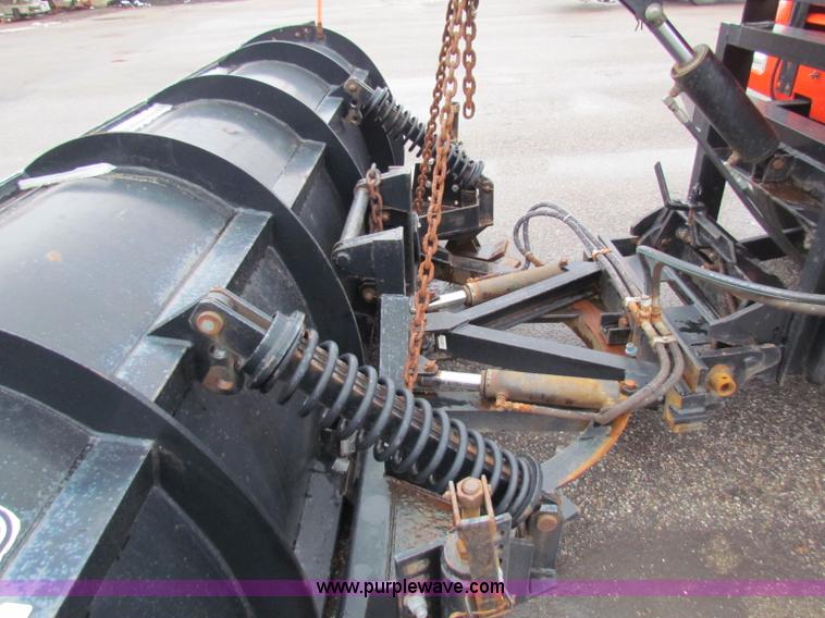 image for item B7127 1999 International 4900 tandem axle dump truck