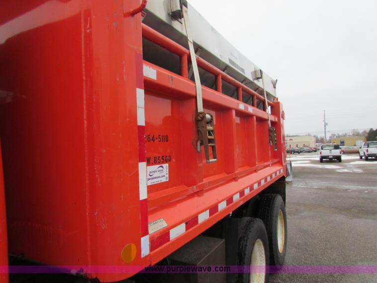 image for item B7127 1999 International 4900 tandem axle dump truck