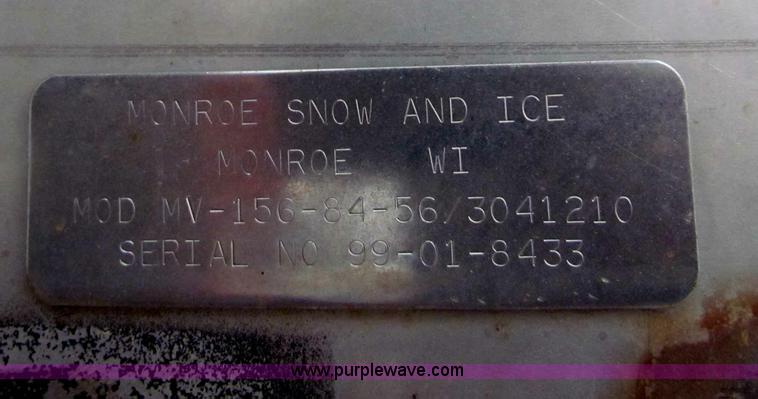 image for item B7127 1999 International 4900 tandem axle dump truck