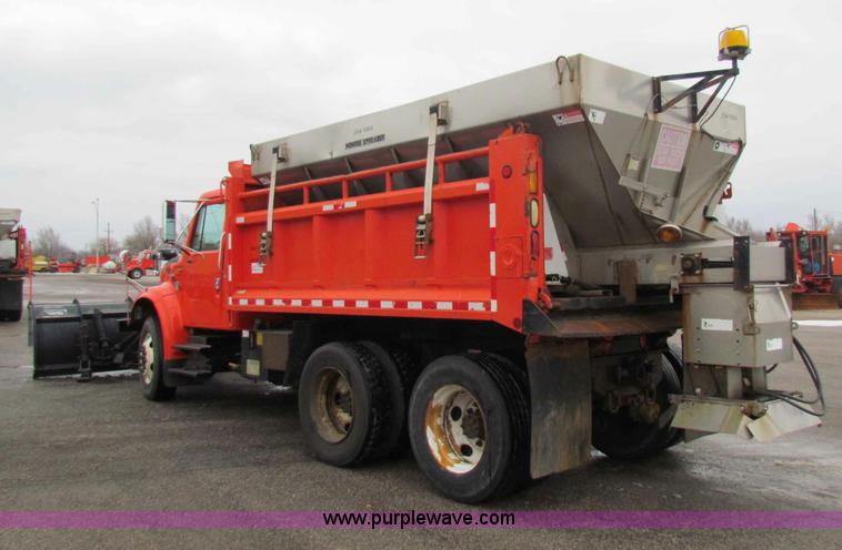 image for item B7128 1999 International 4900 tandem axle dump truck
