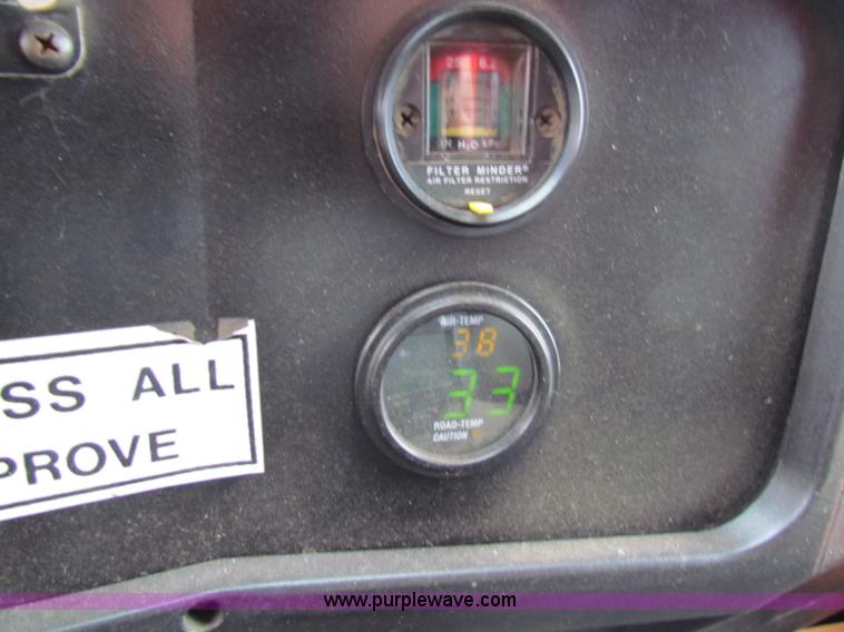 image for item B7128 1999 International 4900 tandem axle dump truck