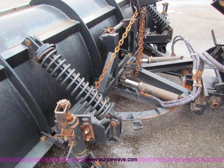 image for item B7128 1999 International 4900 tandem axle dump truck