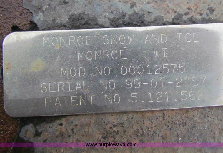 image for item B7128 1999 International 4900 tandem axle dump truck