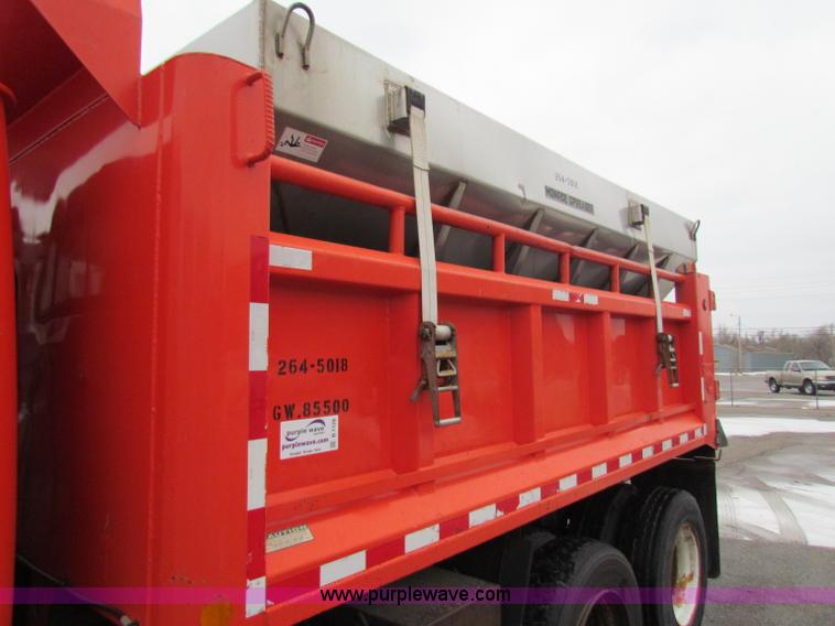 image for item B7128 1999 International 4900 tandem axle dump truck