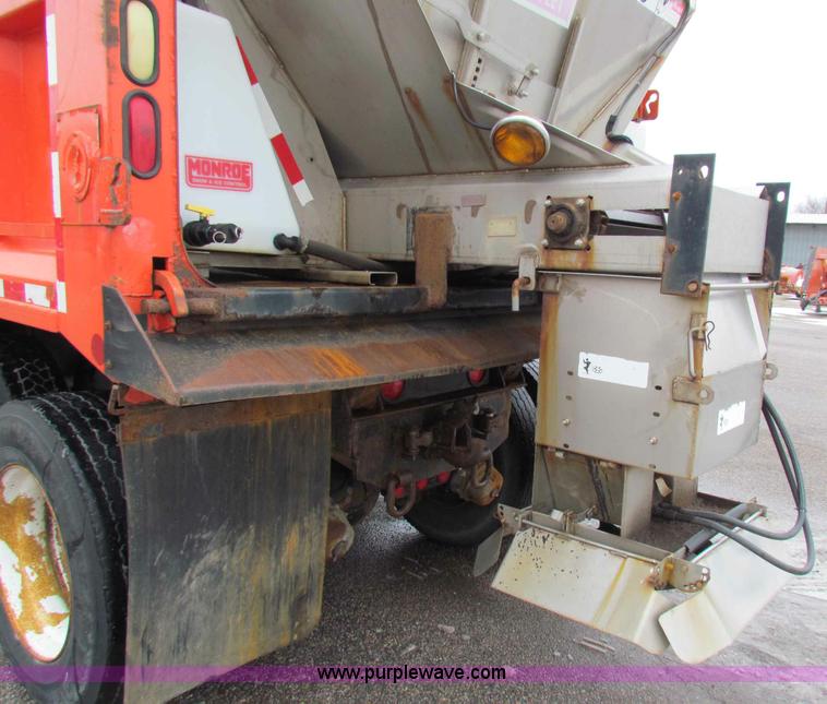 image for item B7128 1999 International 4900 tandem axle dump truck