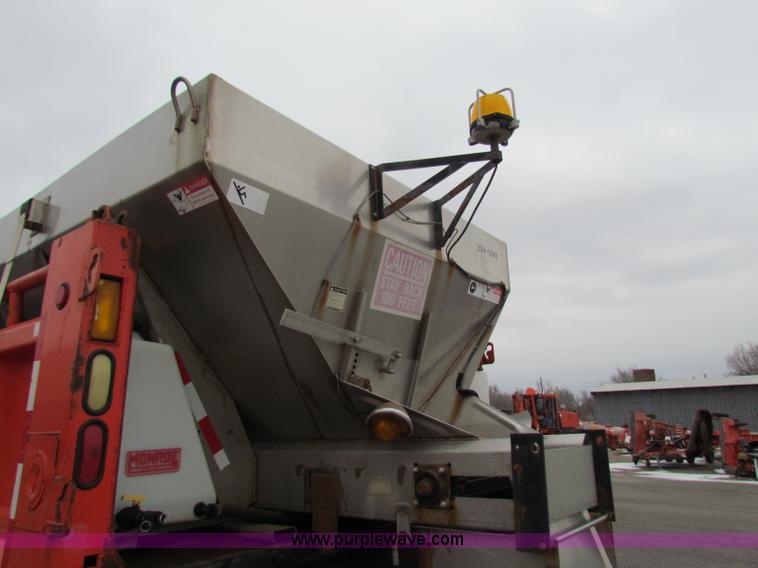 image for item B7128 1999 International 4900 tandem axle dump truck