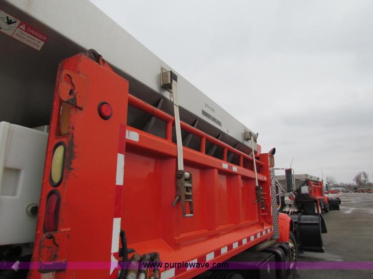 image for item B7128 1999 International 4900 tandem axle dump truck