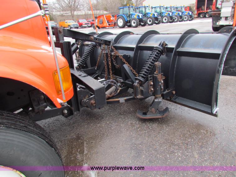 image for item B7128 1999 International 4900 tandem axle dump truck