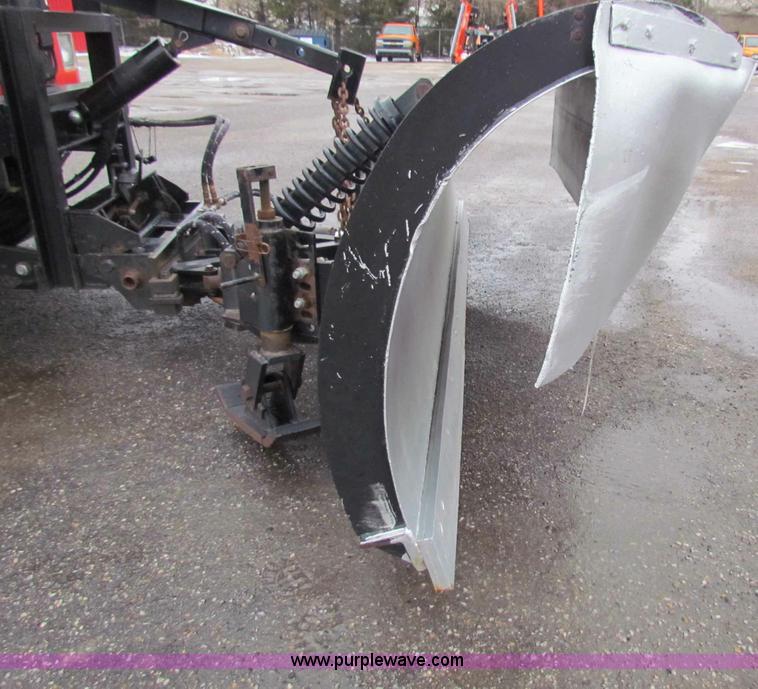 image for item B7128 1999 International 4900 tandem axle dump truck