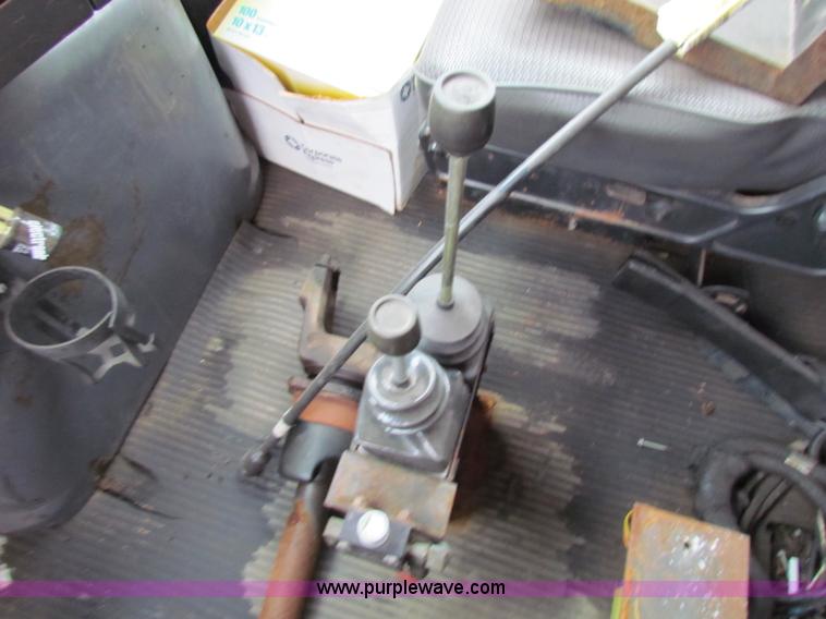 image for item B7129 1995 Ford LNT8000 tandem axle dump truck