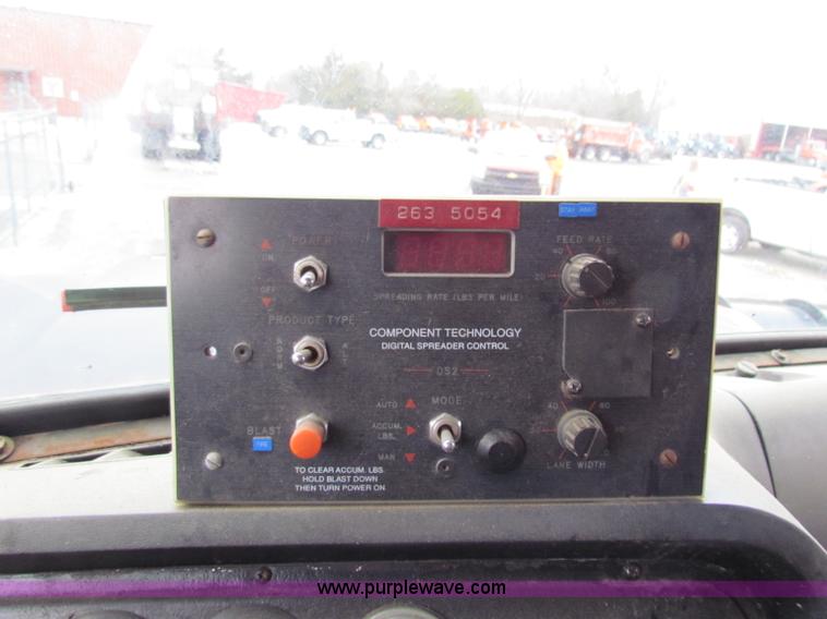 image for item B7129 1995 Ford LNT8000 tandem axle dump truck