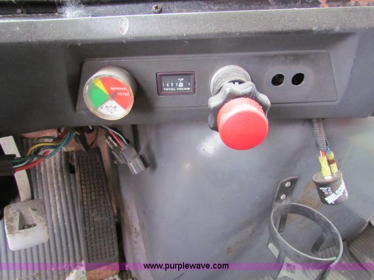 image for item B7129 1995 Ford LNT8000 tandem axle dump truck