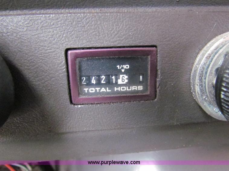 image for item B7129 1995 Ford LNT8000 tandem axle dump truck