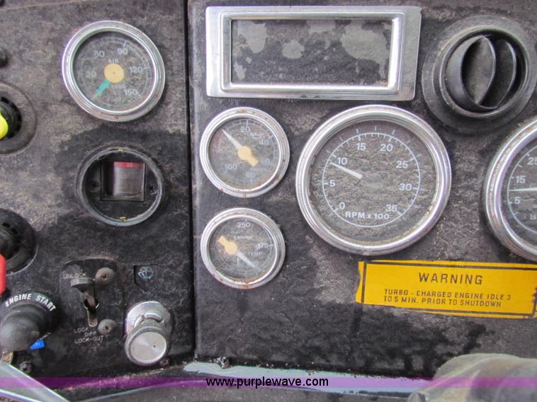 image for item B7129 1995 Ford LNT8000 tandem axle dump truck