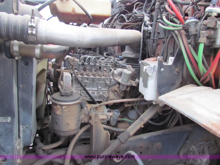 image for item B7129 1995 Ford LNT8000 tandem axle dump truck