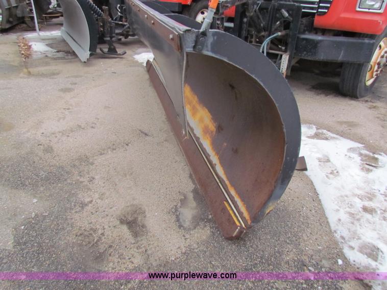 image for item B7129 1995 Ford LNT8000 tandem axle dump truck