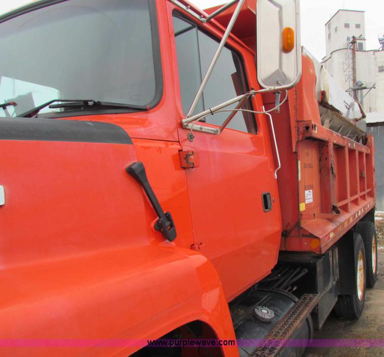 image for item B7129 1995 Ford LNT8000 tandem axle dump truck
