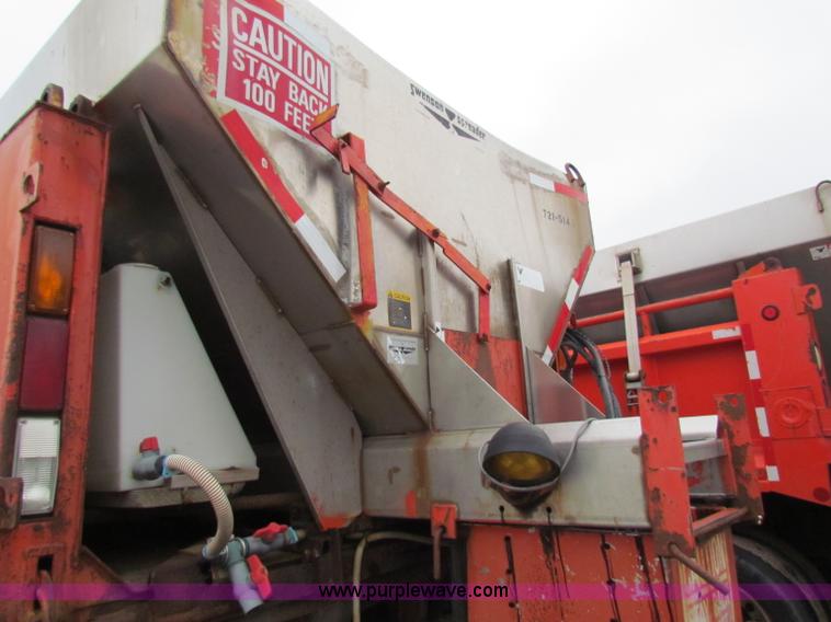 image for item B7129 1995 Ford LNT8000 tandem axle dump truck