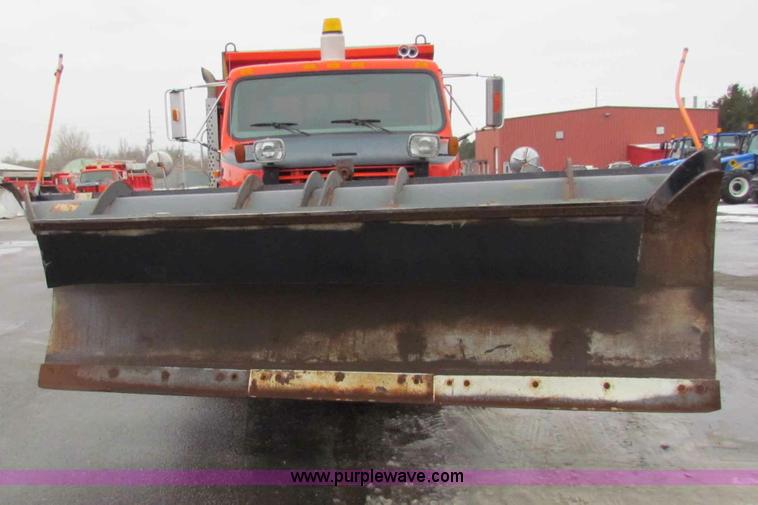 image for item B7130 1997 International 4900 tandem axle dump truck