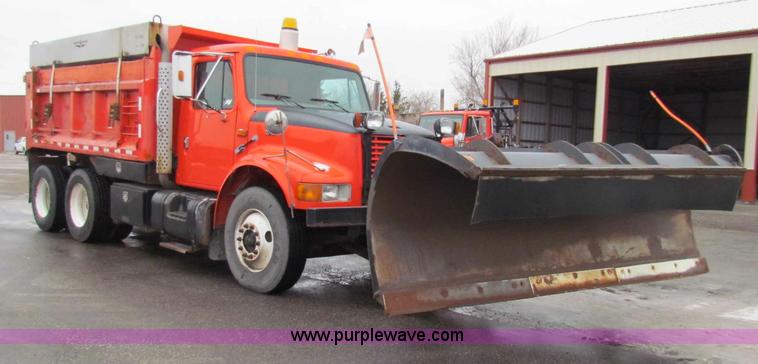 image for item B7130 1997 International 4900 tandem axle dump truck