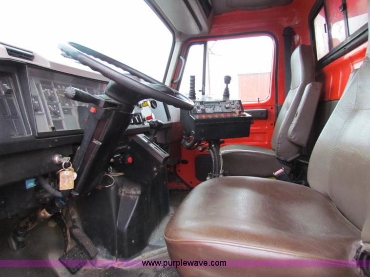 image for item B7130 1997 International 4900 tandem axle dump truck