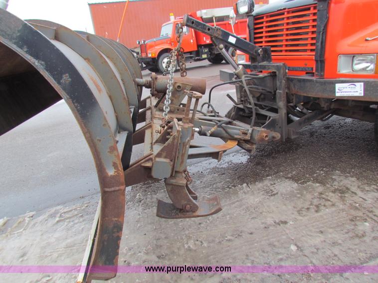 image for item B7130 1997 International 4900 tandem axle dump truck