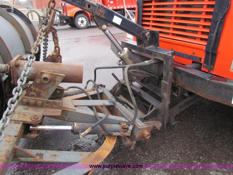 image for item B7130 1997 International 4900 tandem axle dump truck