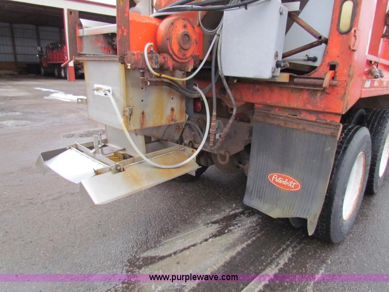 image for item B7130 1997 International 4900 tandem axle dump truck