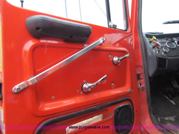 image for item B7131 1995 Ford LNT8000 tandem axle dump truck