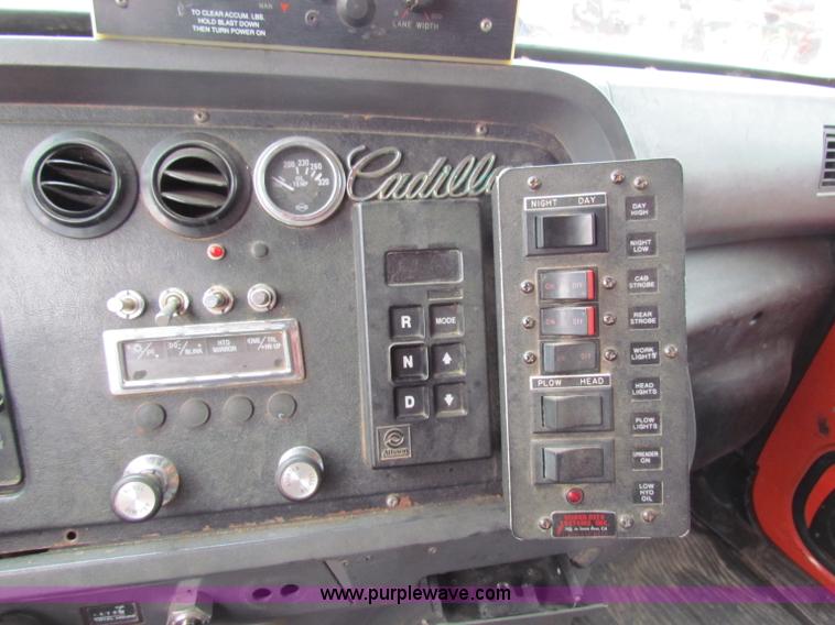 image for item B7131 1995 Ford LNT8000 tandem axle dump truck