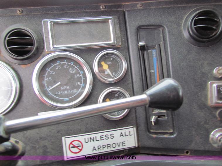 image for item B7131 1995 Ford LNT8000 tandem axle dump truck