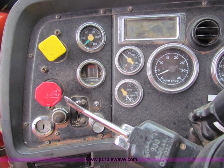 image for item B7131 1995 Ford LNT8000 tandem axle dump truck