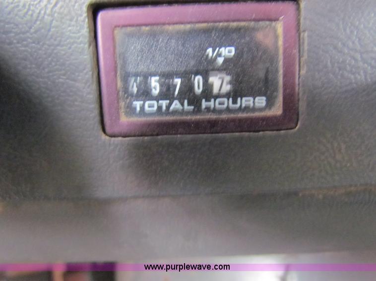 image for item B7131 1995 Ford LNT8000 tandem axle dump truck