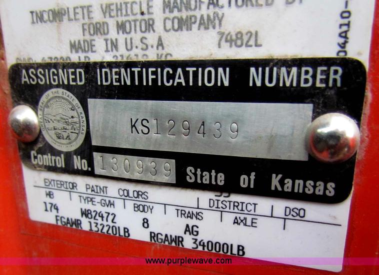 image for item B7131 1995 Ford LNT8000 tandem axle dump truck