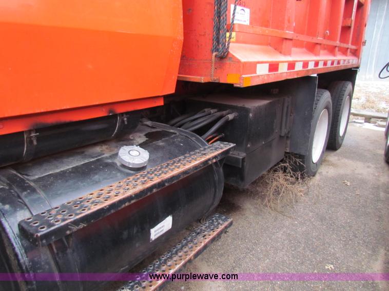 image for item B7131 1995 Ford LNT8000 tandem axle dump truck