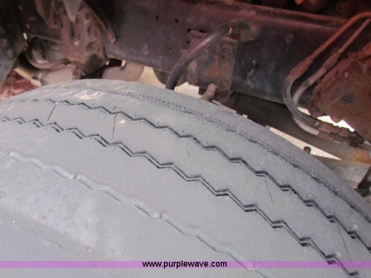 image for item B7131 1995 Ford LNT8000 tandem axle dump truck