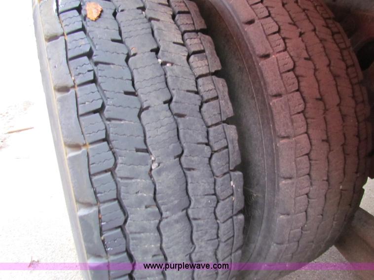 image for item B7131 1995 Ford LNT8000 tandem axle dump truck