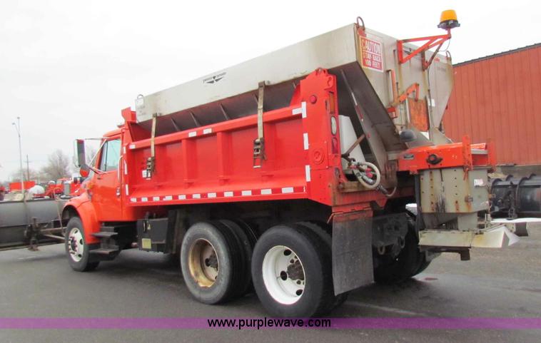 image for item B7132 1997 International 4900 tandem axle dump truck