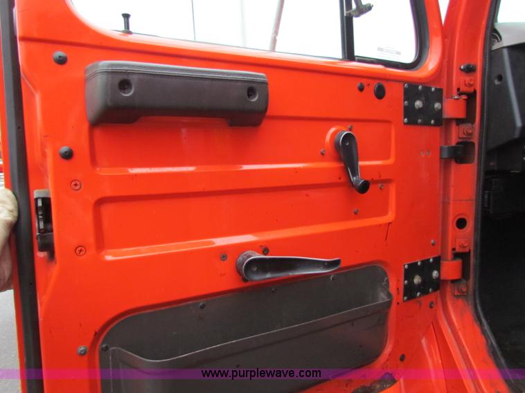 image for item B7132 1997 International 4900 tandem axle dump truck