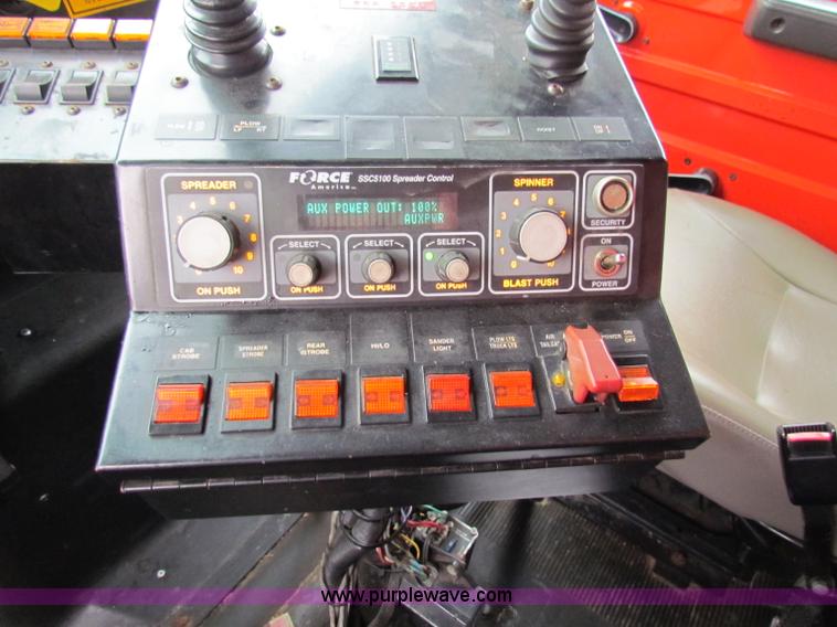 image for item B7132 1997 International 4900 tandem axle dump truck