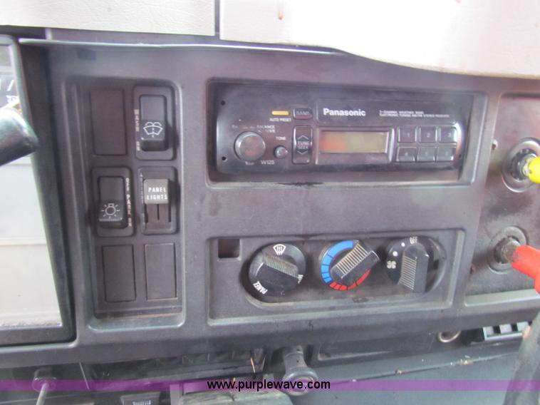 image for item B7132 1997 International 4900 tandem axle dump truck