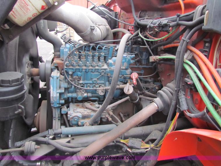 image for item B7132 1997 International 4900 tandem axle dump truck