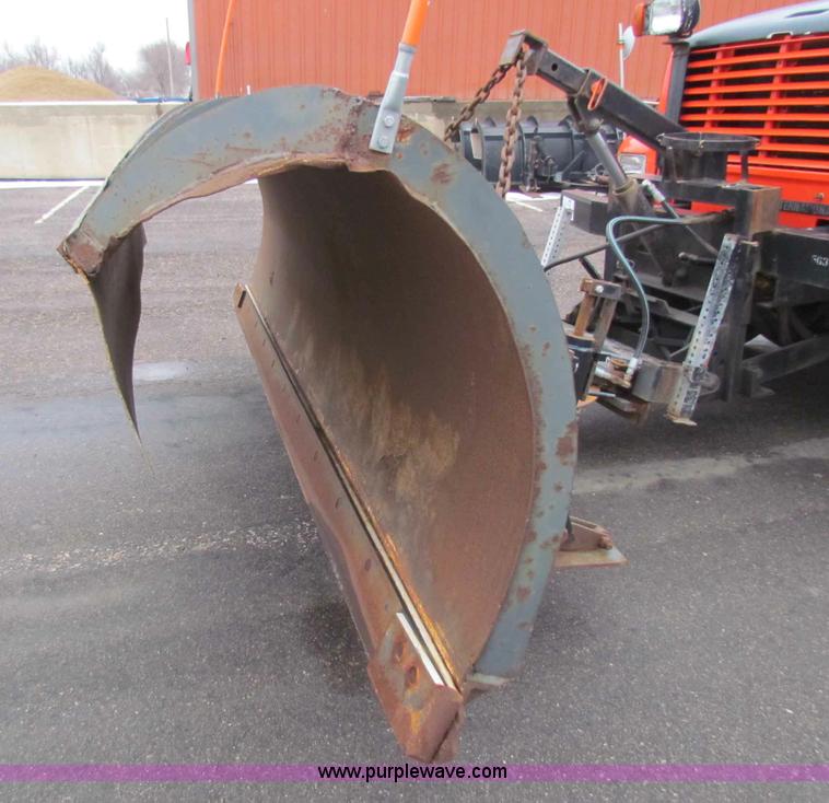 image for item B7132 1997 International 4900 tandem axle dump truck