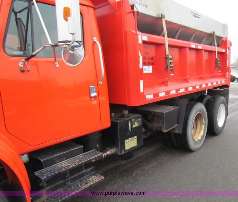 image for item B7132 1997 International 4900 tandem axle dump truck