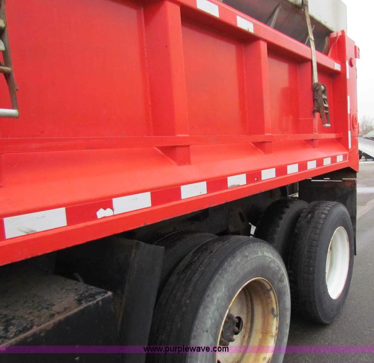 image for item B7132 1997 International 4900 tandem axle dump truck