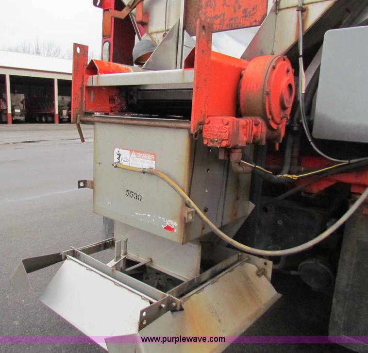 image for item B7132 1997 International 4900 tandem axle dump truck