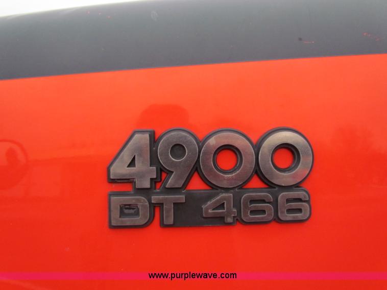 image for item B7132 1997 International 4900 tandem axle dump truck