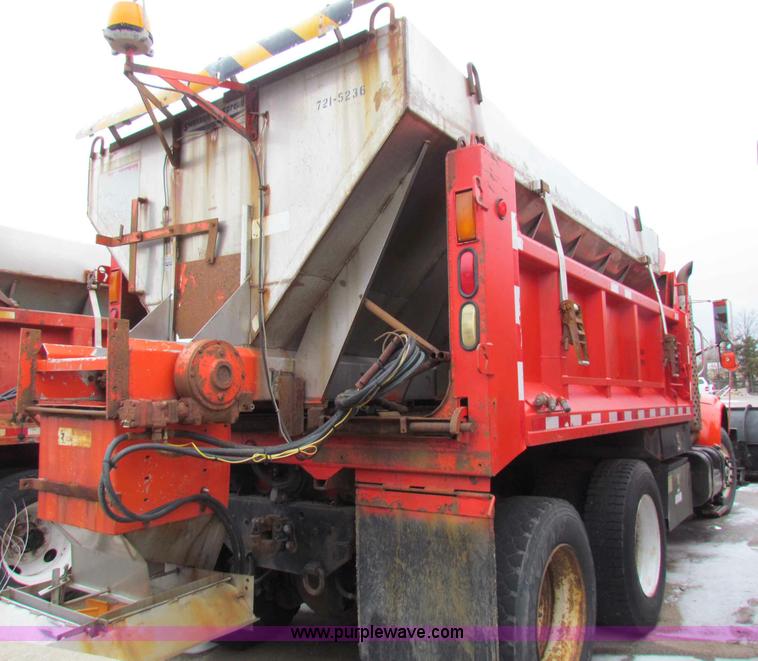 image for item B7133 1997 International 4900 tandem axle dump truck