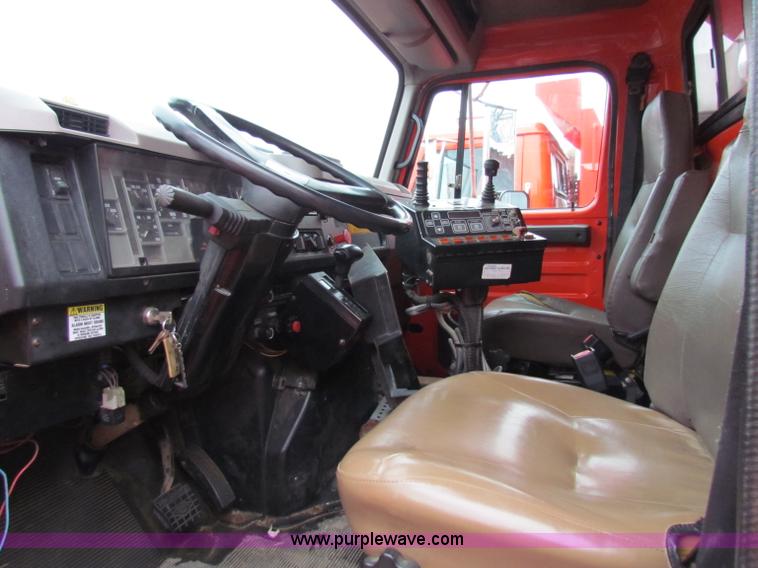 image for item B7133 1997 International 4900 tandem axle dump truck