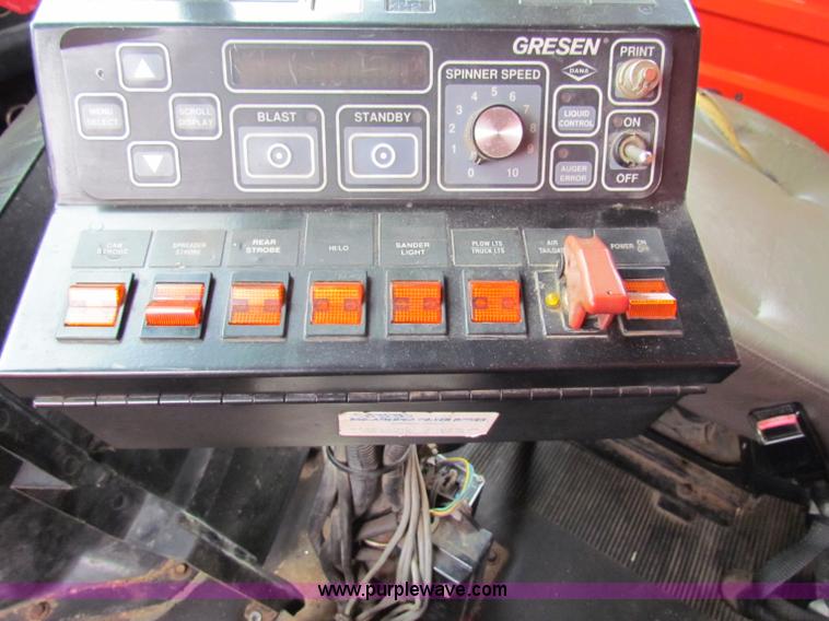 image for item B7133 1997 International 4900 tandem axle dump truck